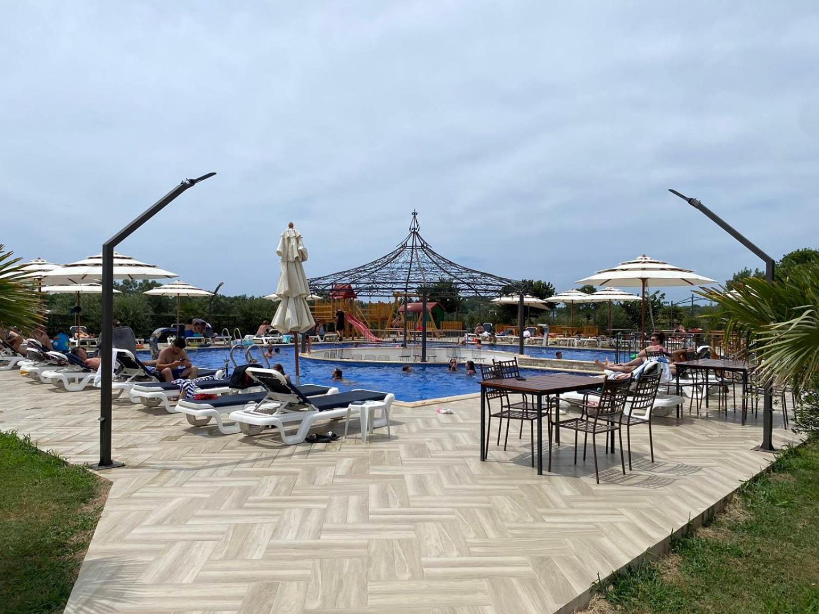 Imperial Family Resort Ulcinj Eksteriør billede